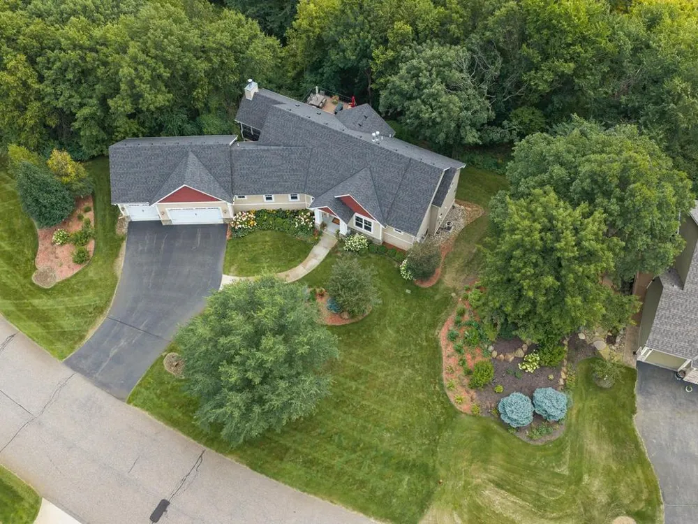 1784 86th Court E Inver Grove Heights, MN 55077