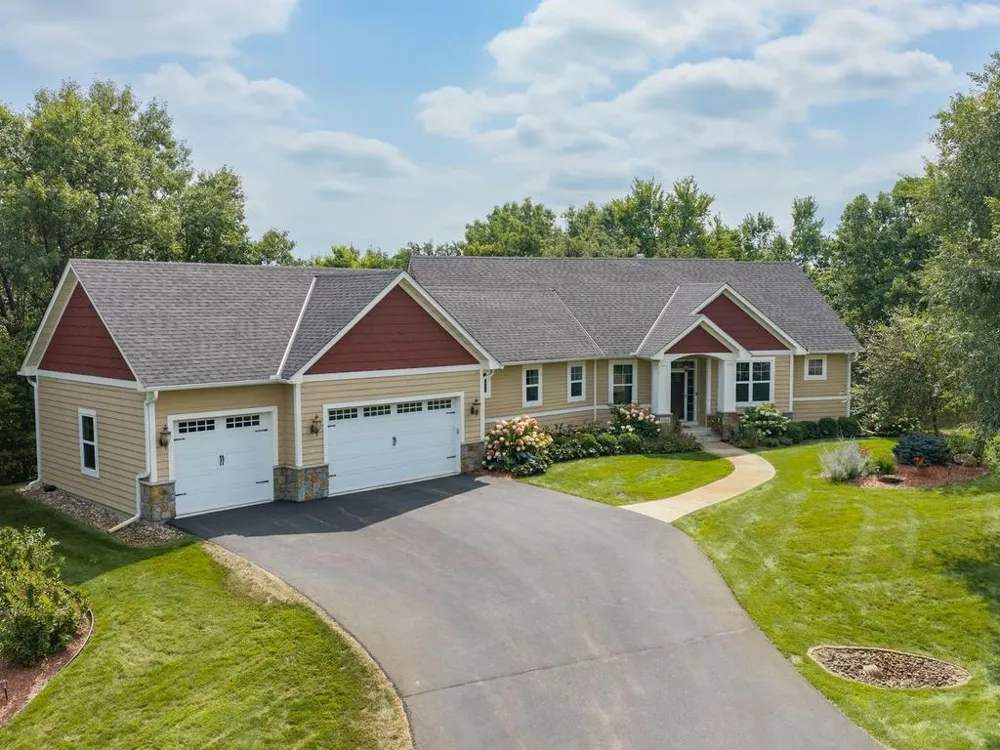 1784 86th Court E Inver Grove Heights, MN 55077