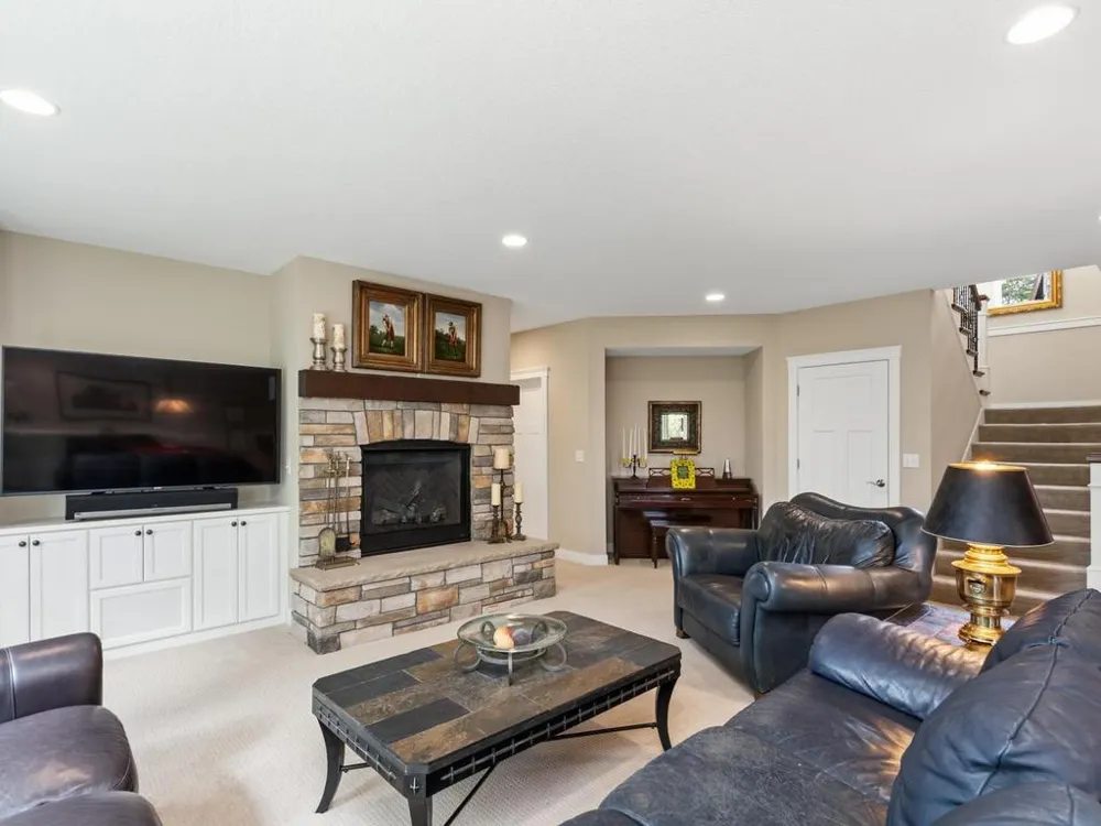 1784 86th Court E Inver Grove Heights, MN 55077