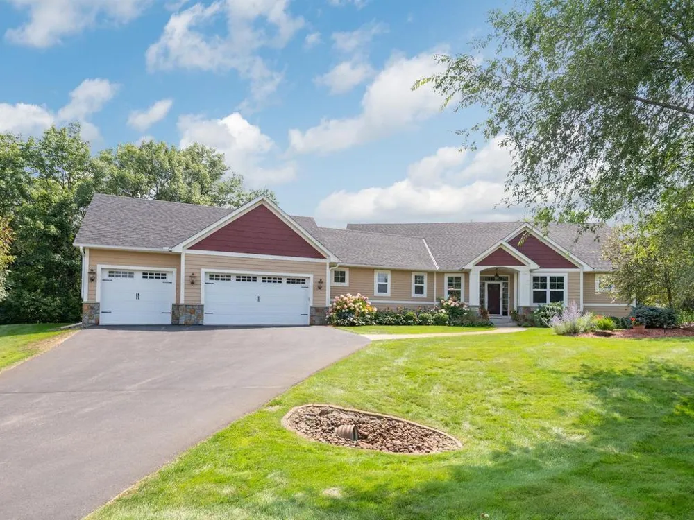 1784 86th Court E Inver Grove Heights, MN 55077
