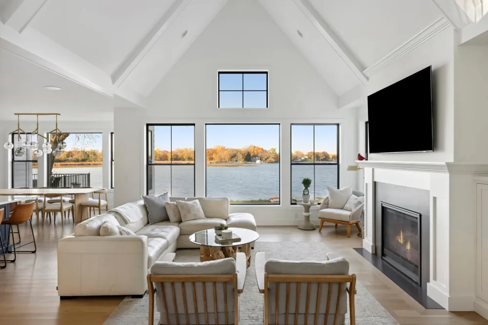2213 Oakland Road Minnetonka, MN 55305