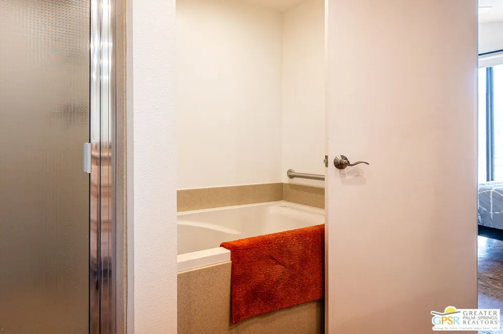 35436 Calle Solana Cathedral City, CA 92234