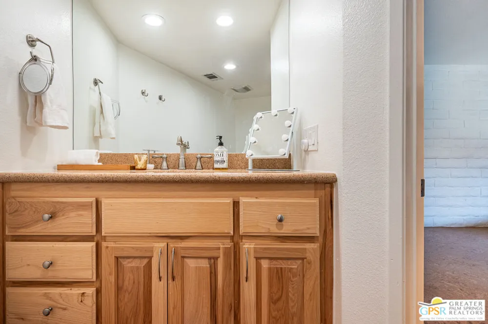 35436 Calle Solana Cathedral City, CA 92234