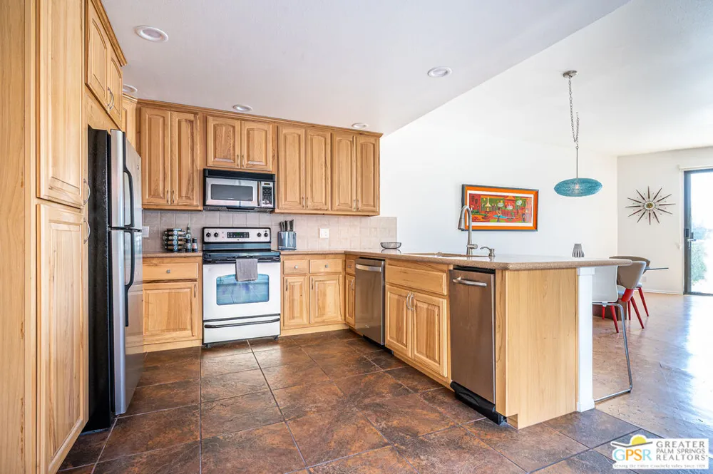 35436 Calle Solana Cathedral City, CA 92234