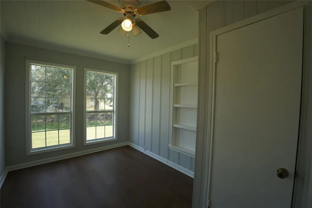 306 Center Way Street Lake Jackson, TX 77566