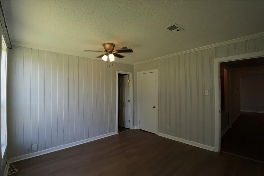 306 Center Way Street Lake Jackson, TX 77566