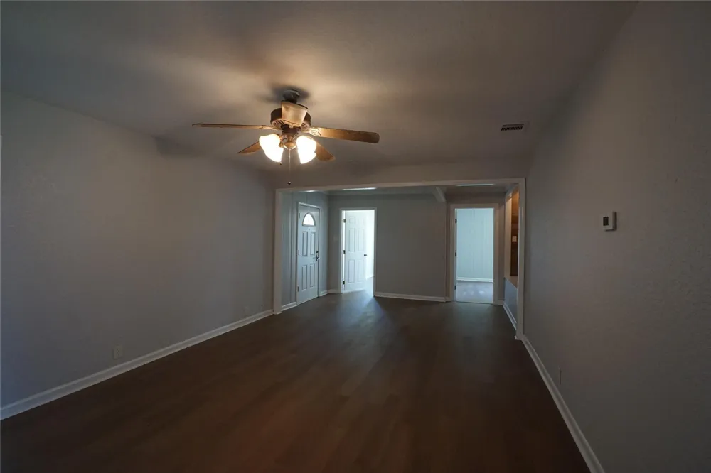 306 Center Way Street Lake Jackson, TX 77566