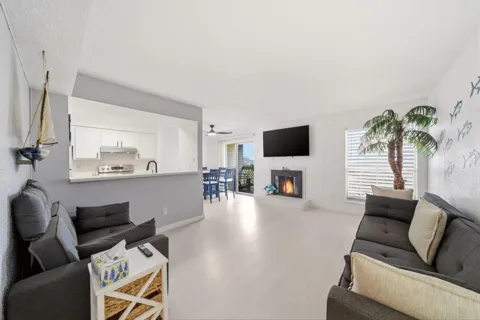 7600 Emmett F Lowry Expressway #806