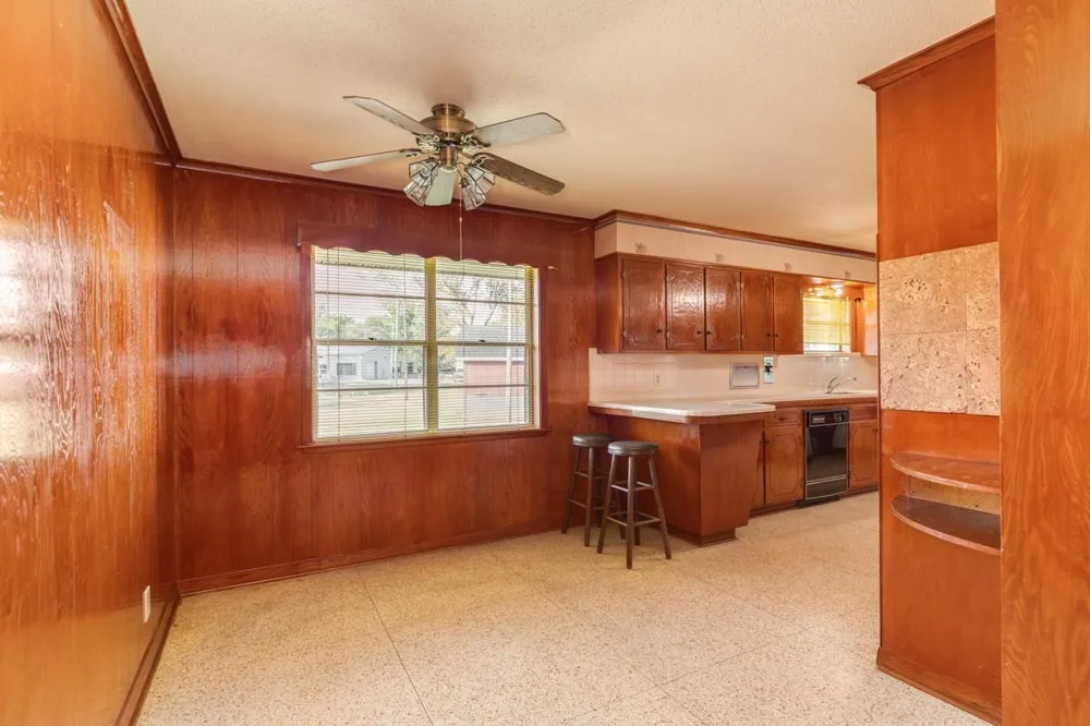 2922 County Road 209 Danbury, TX 77534