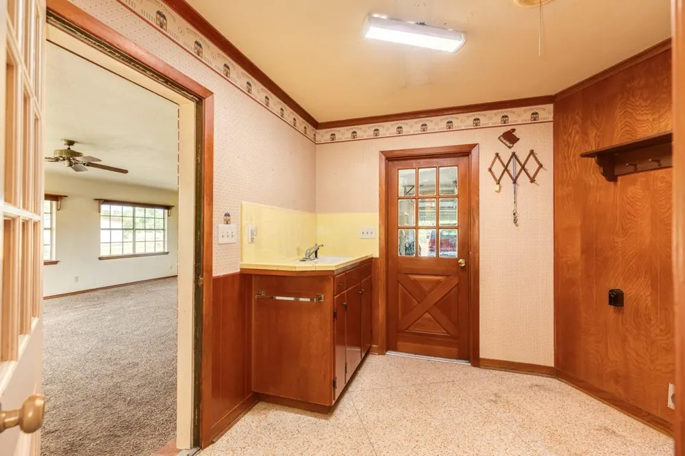 2922 County Road 209 Danbury, TX 77534