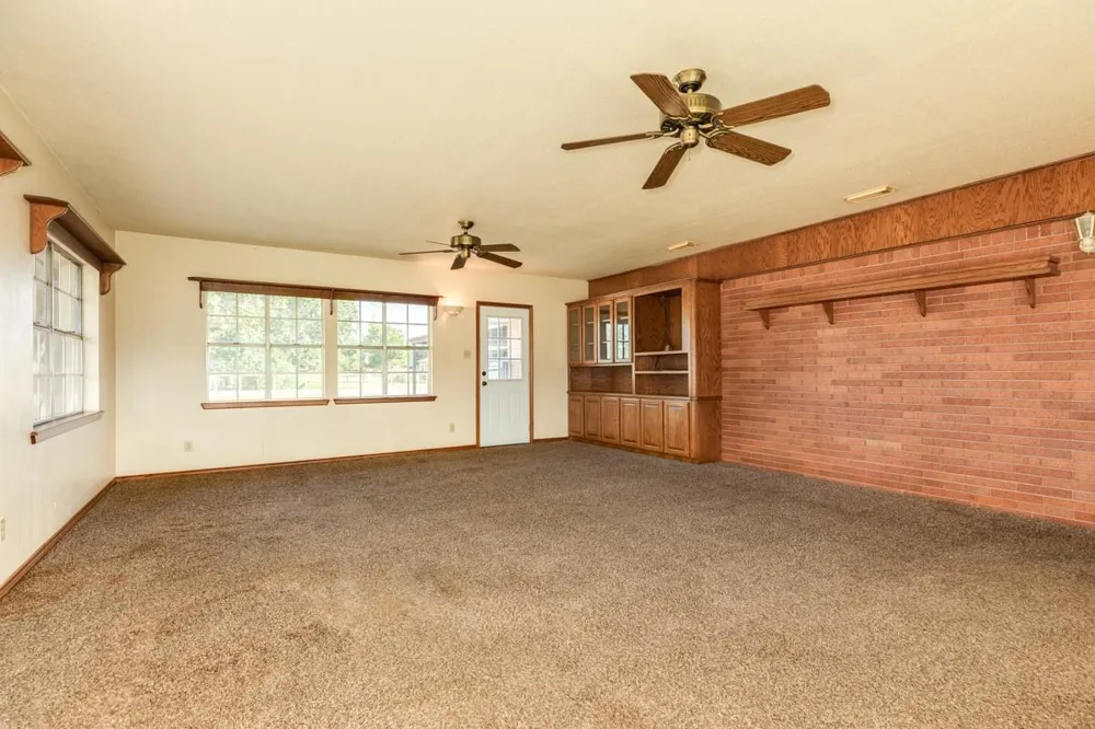 2922 County Road 209 Danbury, TX 77534