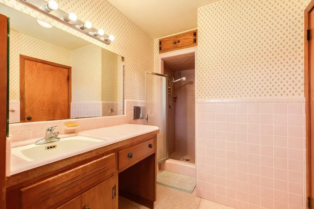 2922 County Road 209 Danbury, TX 77534