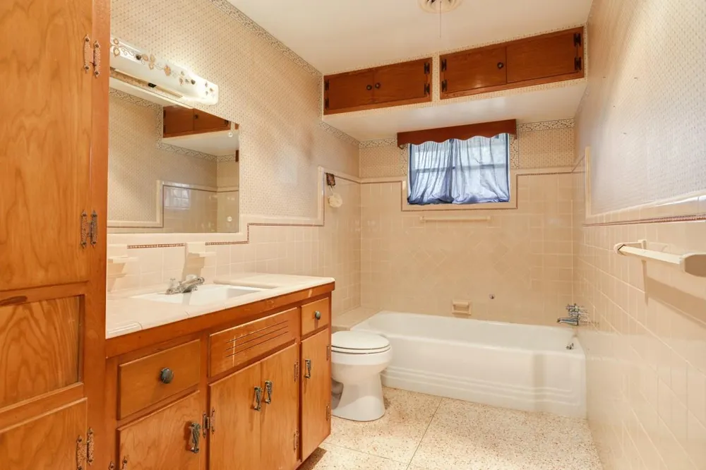 2922 County Road 209 Danbury, TX 77534