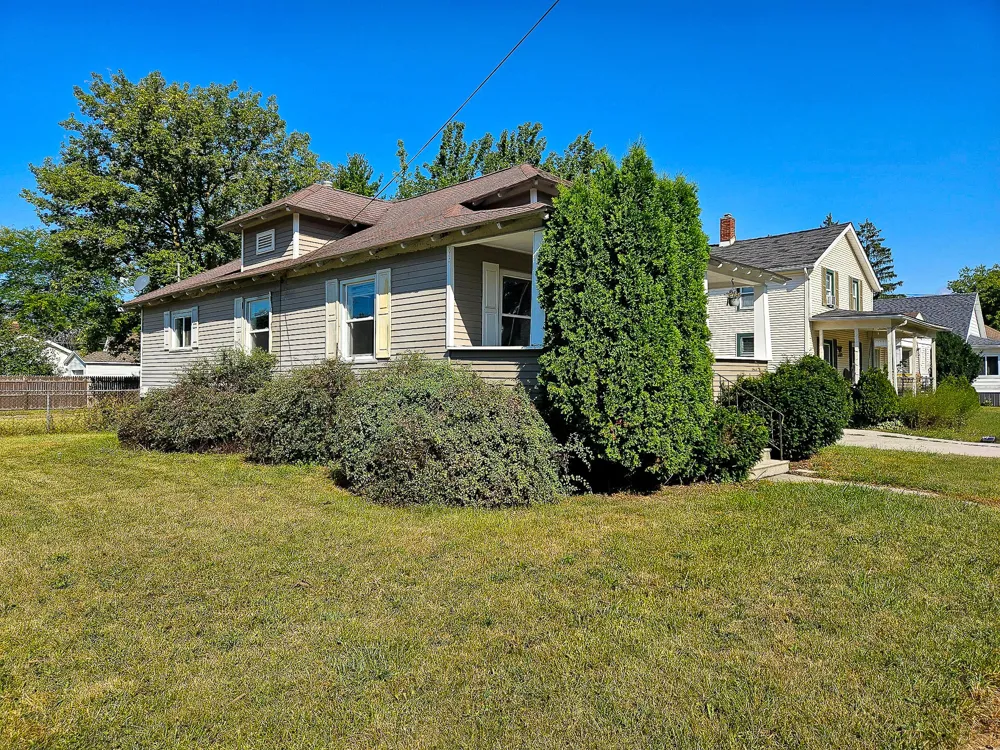 1803 Clinton Street Saginaw, MI 48602