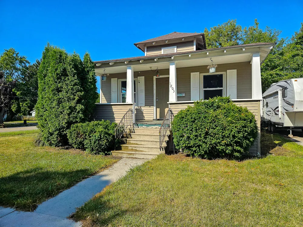 1803 Clinton Street Saginaw, MI 48602