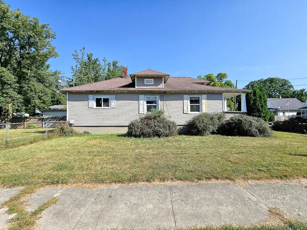 1803 Clinton Street Saginaw, MI 48602