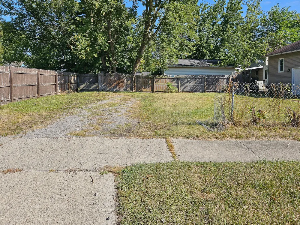 1803 Clinton Street Saginaw, MI 48602