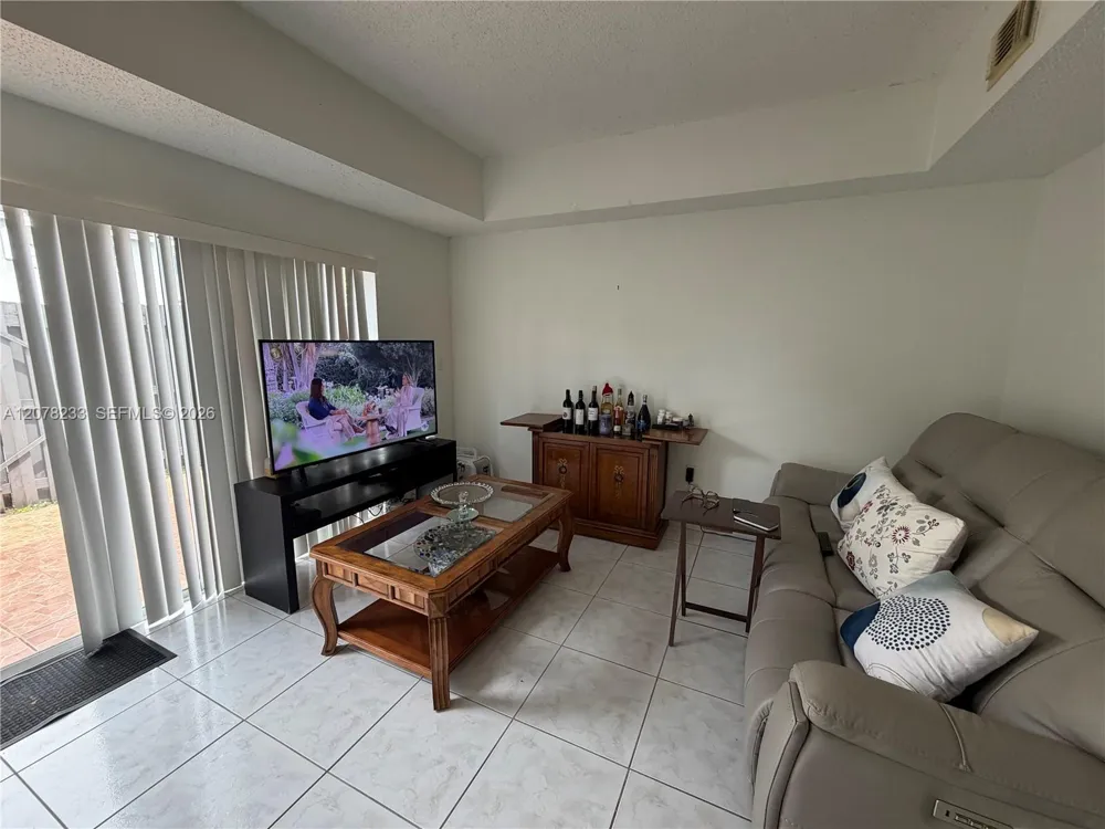 5240 NW 109th Ave #3 Doral, FL 33178