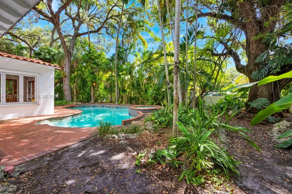 5111 Maggiore St Coral Gables, FL 33146