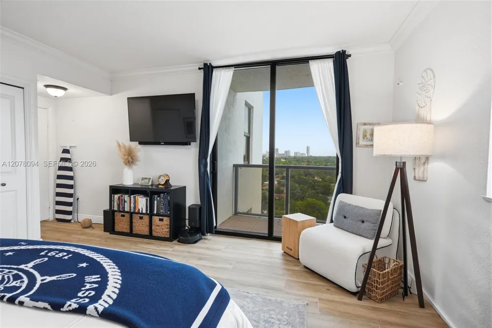 2301 SW 27th Ave #1001 Miami, FL 33145