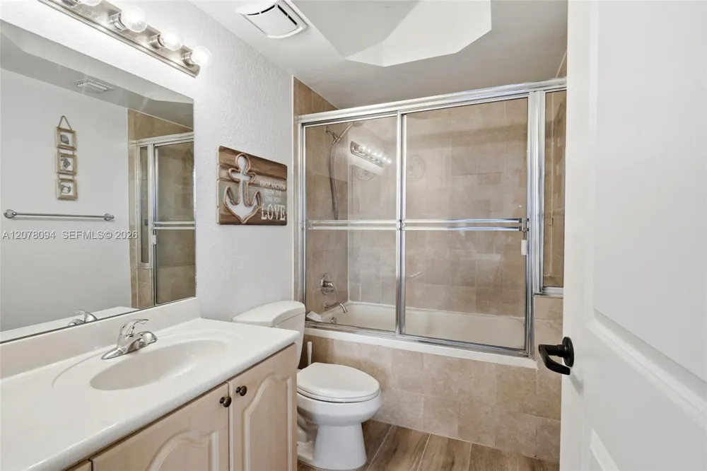 2301 SW 27th Ave #1001 Miami, FL 33145