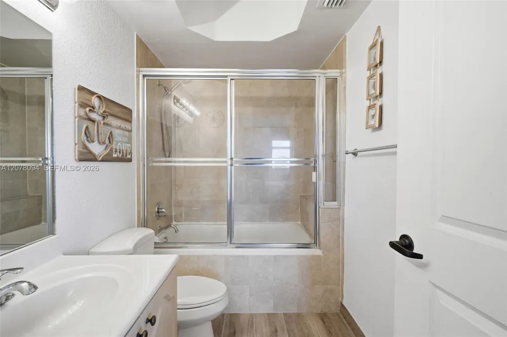 2301 SW 27th Ave #1001 Miami, FL 33145