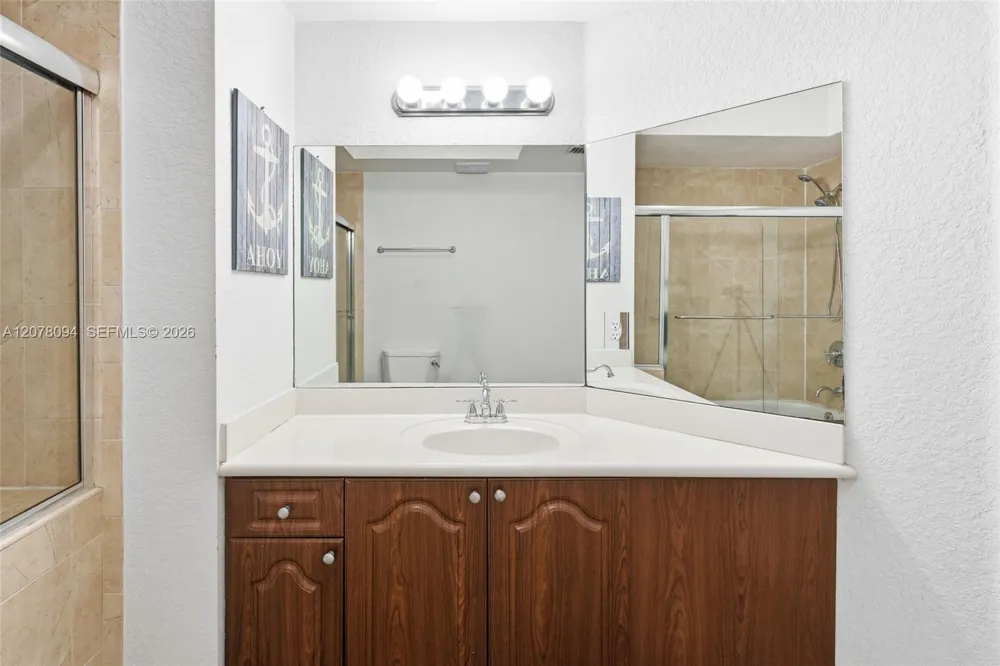 2301 SW 27th Ave #1001 Miami, FL 33145