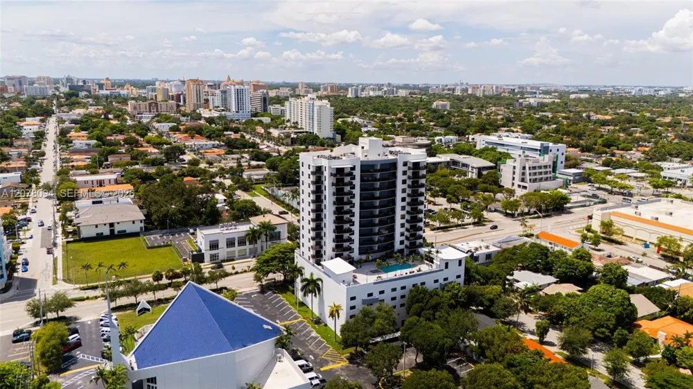 2301 SW 27th Ave #1001 Miami, FL 33145