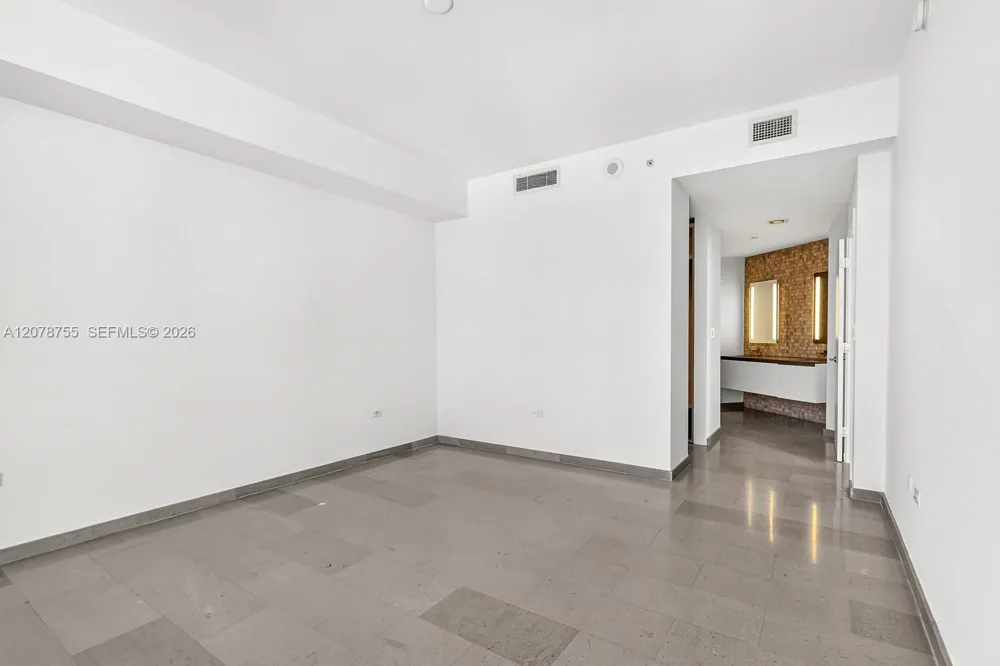 88 SW 7th St #1511 Miami, FL 33130