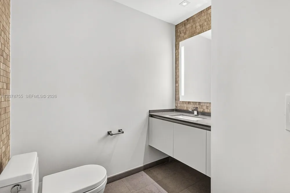 88 SW 7th St #1511 Miami, FL 33130