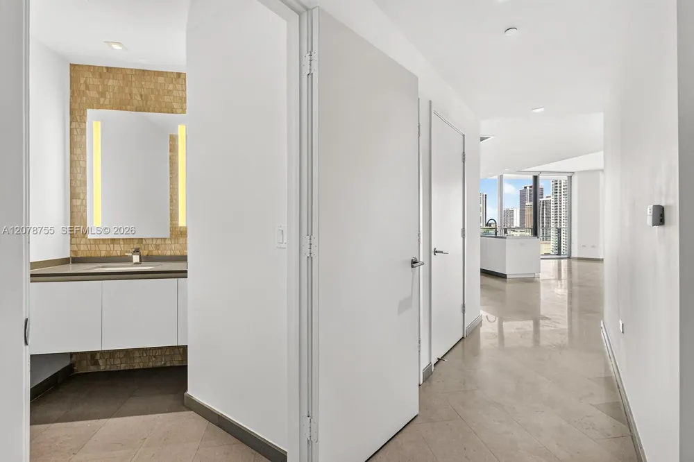 88 SW 7th St #1511 Miami, FL 33130