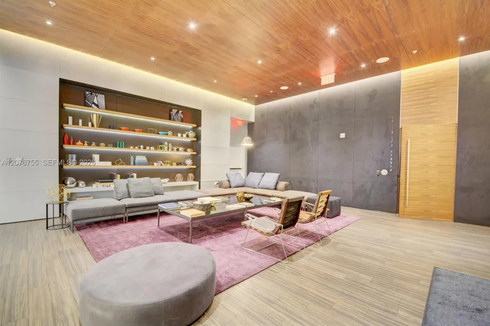 88 SW 7th St #1511 Miami, FL 33130