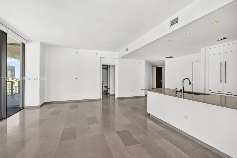 88 SW 7th St #1511 Miami, FL 33130