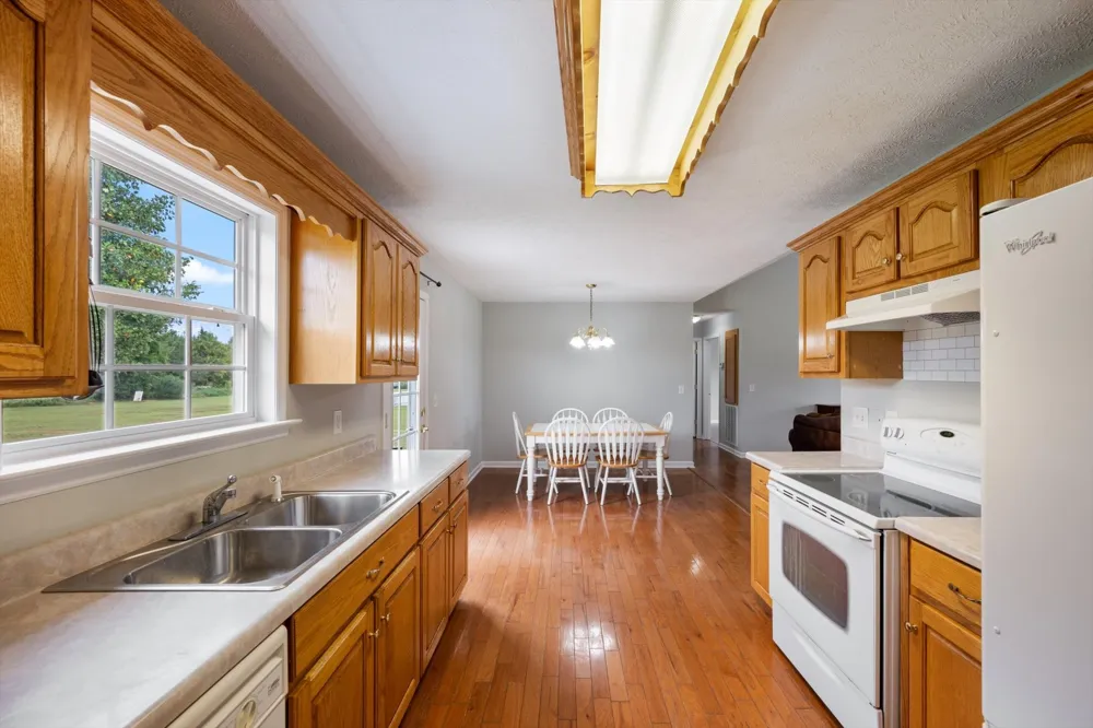 4093 Cameron Ln Chapel Hill, TN 37034