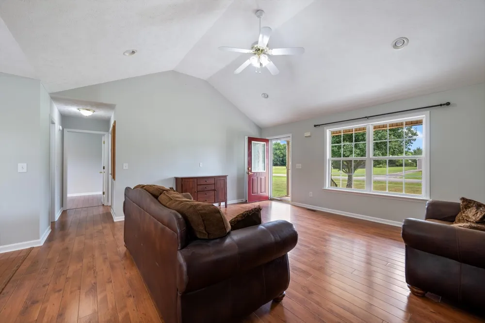 4093 Cameron Ln Chapel Hill, TN 37034