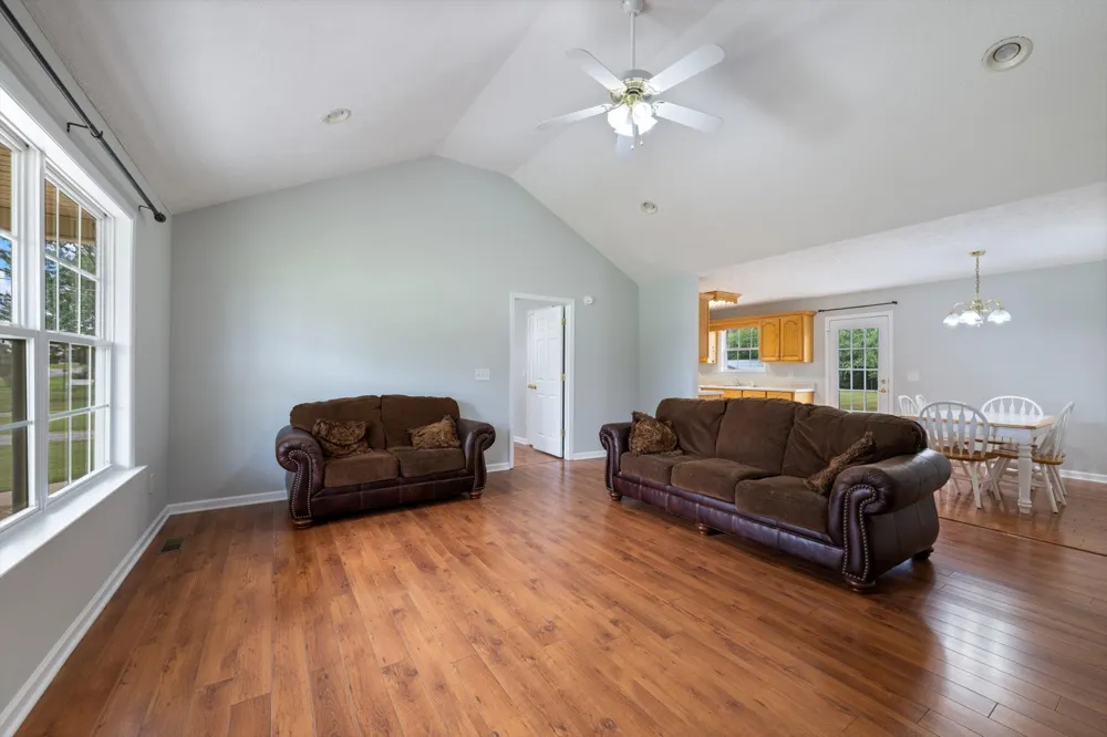 4093 Cameron Ln Chapel Hill, TN 37034