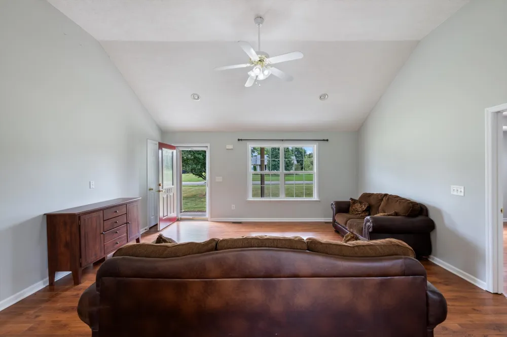 4093 Cameron Ln Chapel Hill, TN 37034