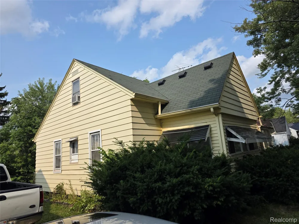 573 E Kennett Road Pontiac City, MI 48340