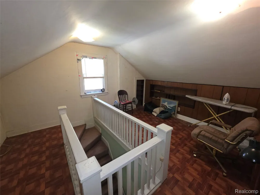 573 E Kennett Road Pontiac City, MI 48340