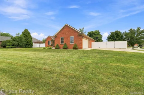 5208 Foxhill Lane