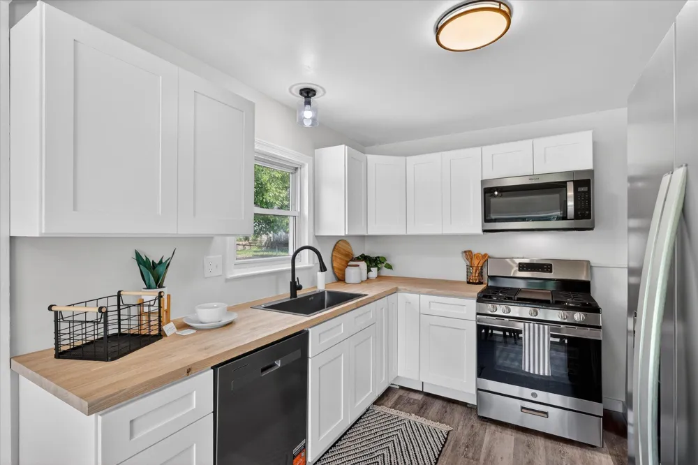 2473 Longstreet Avenue SW Wyoming City, MI 49509