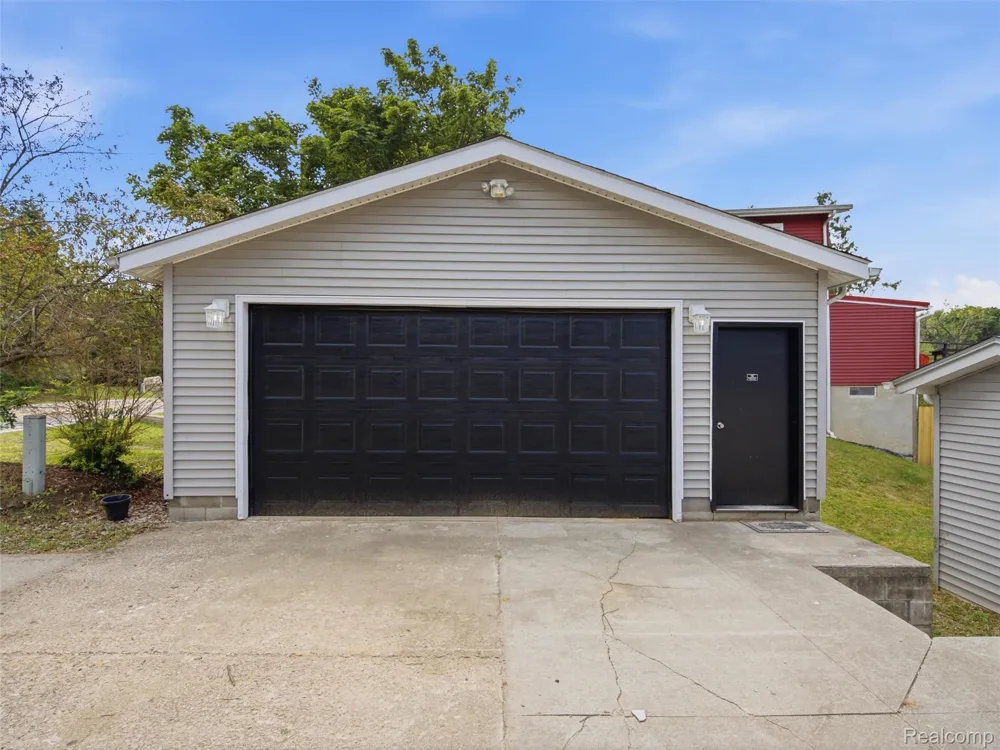 2205 Gray Road Oregon Township, MI 48446