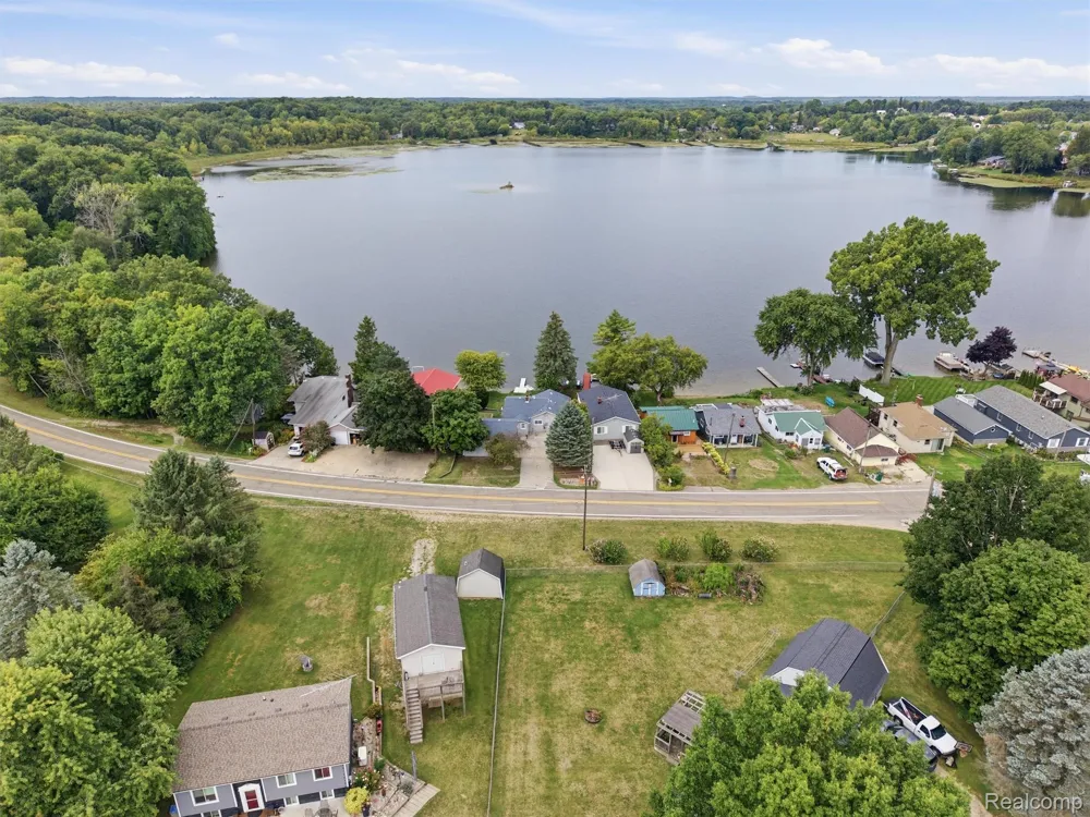 2205 Gray Road Oregon Township, MI 48446