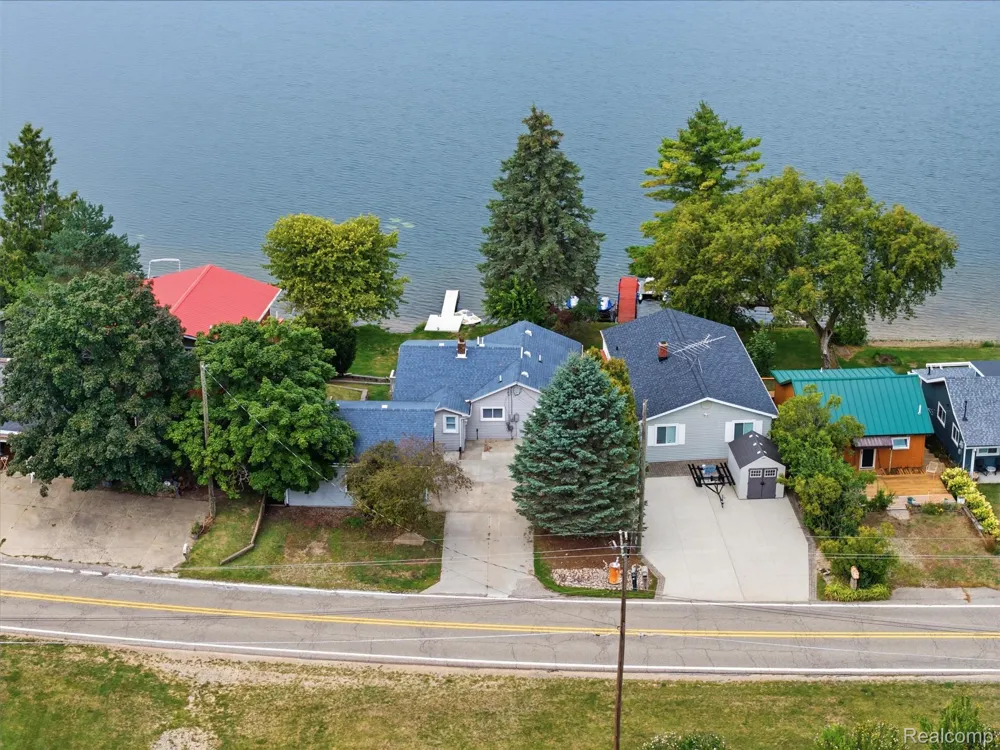 2205 Gray Road Oregon Township, MI 48446