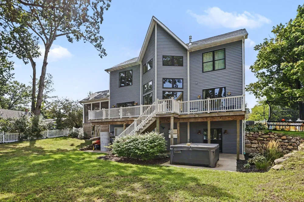 95517 County Road 690 Keeler Township, MI 49047