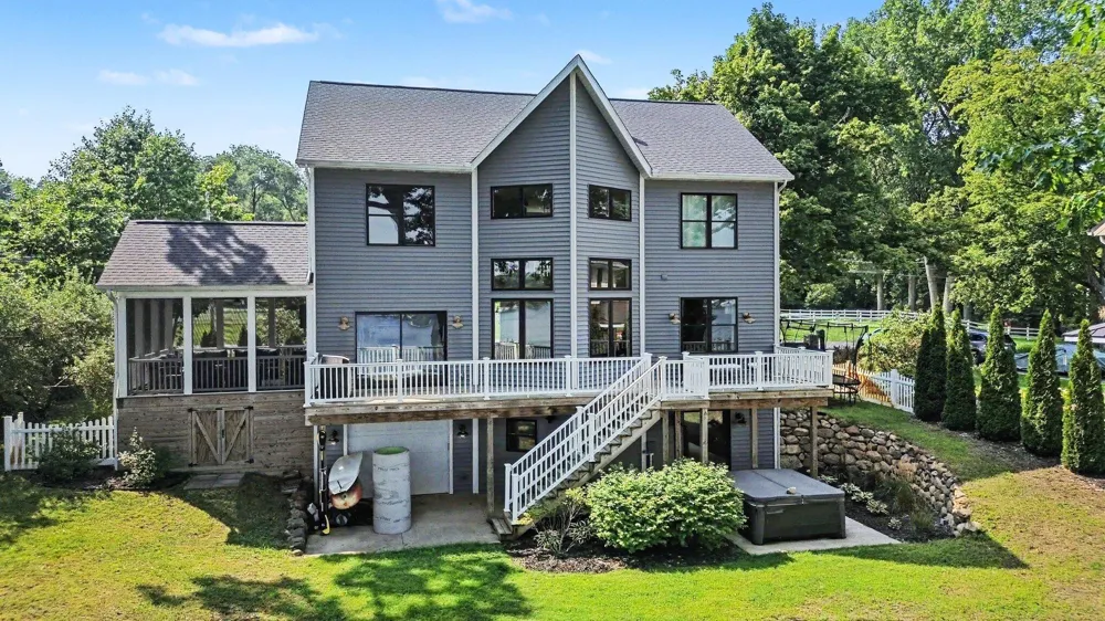 95517 County Road 690 Keeler Township, MI 49047
