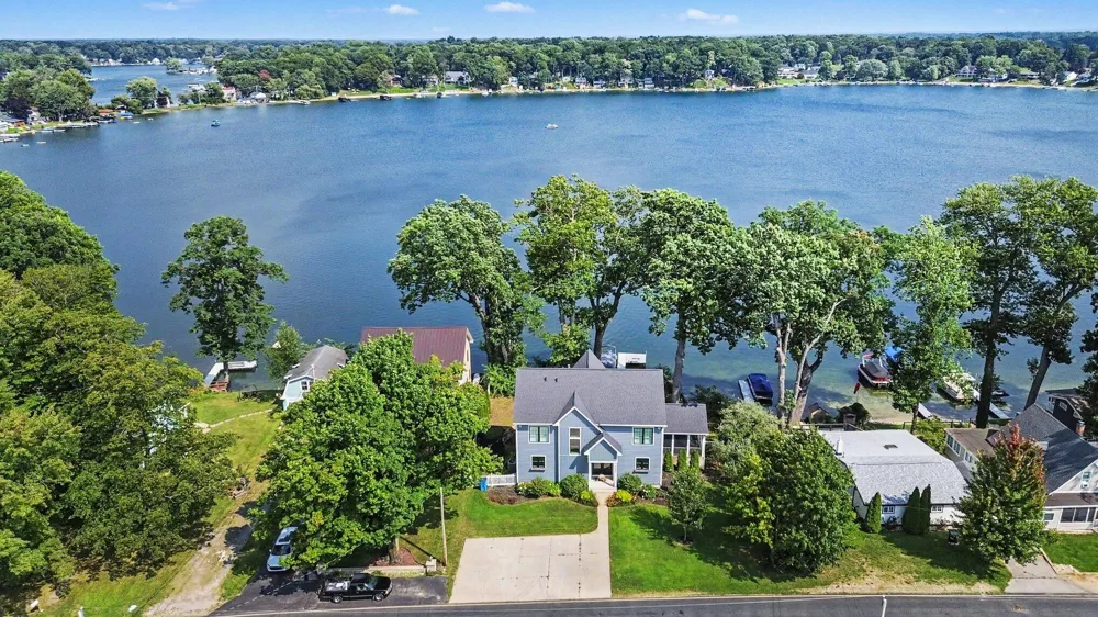95517 County Road 690 Keeler Township, MI 49047