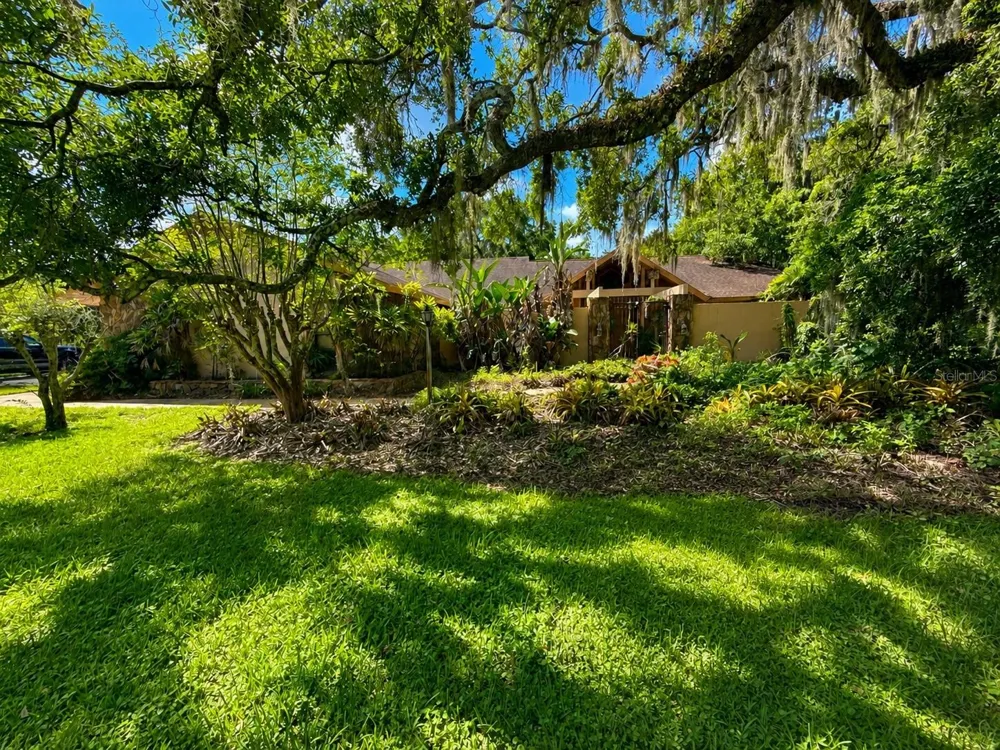 6701 PEMBERTON VIEW DRIVE Seffner, FL 33584