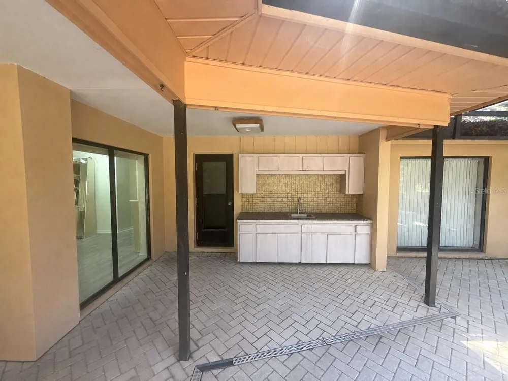 6701 PEMBERTON VIEW DRIVE Seffner, FL 33584