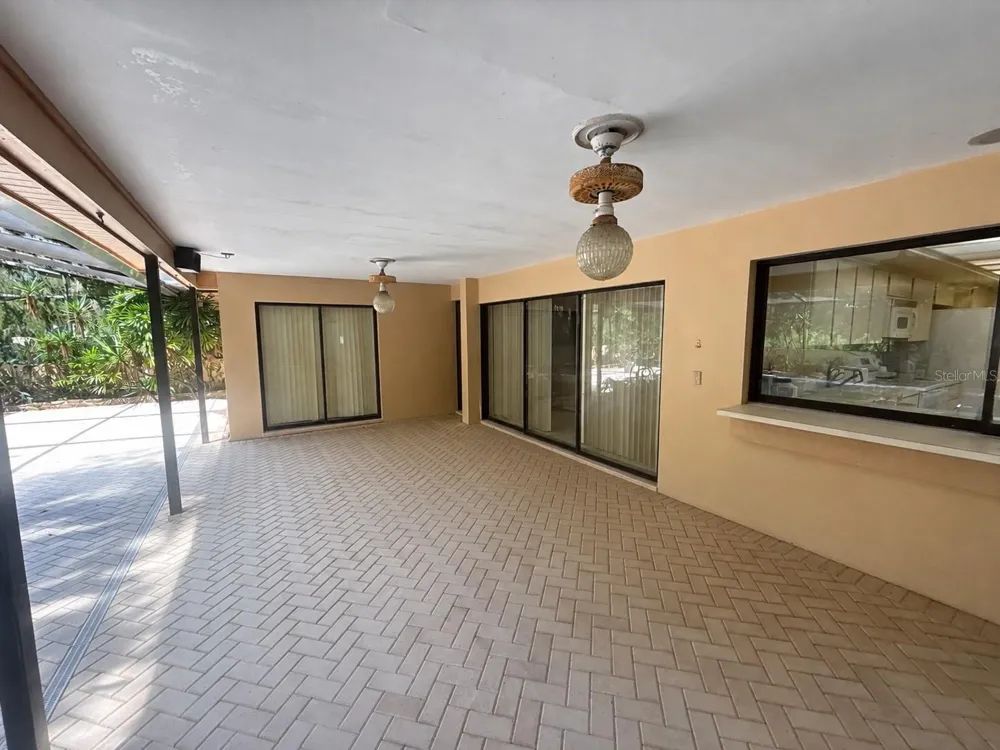 6701 PEMBERTON VIEW DRIVE Seffner, FL 33584